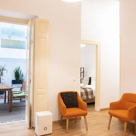 Central Apartment With Terrace By Lovelystay Lisbon Exterior photo