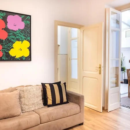 Central Apartment With Terrace By Lovelystay Lisbon Exterior photo