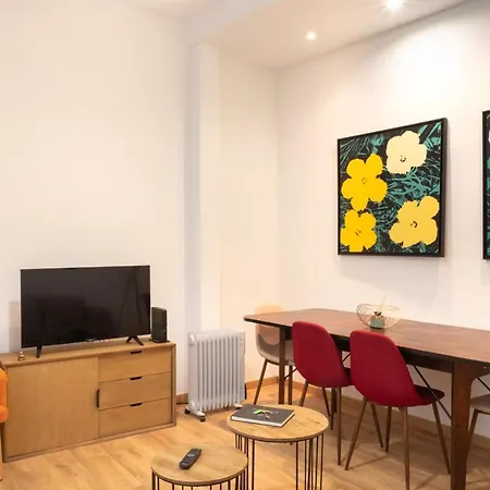 Central Apartment With Terrace By Lovelystay Lisbon Exterior photo