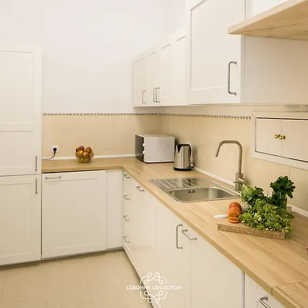 Central Apartment With Terrace By Lovelystay Lisbon Exterior photo