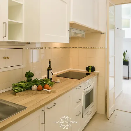 Central Apartment With Terrace By Lovelystay Lisbon Exterior photo