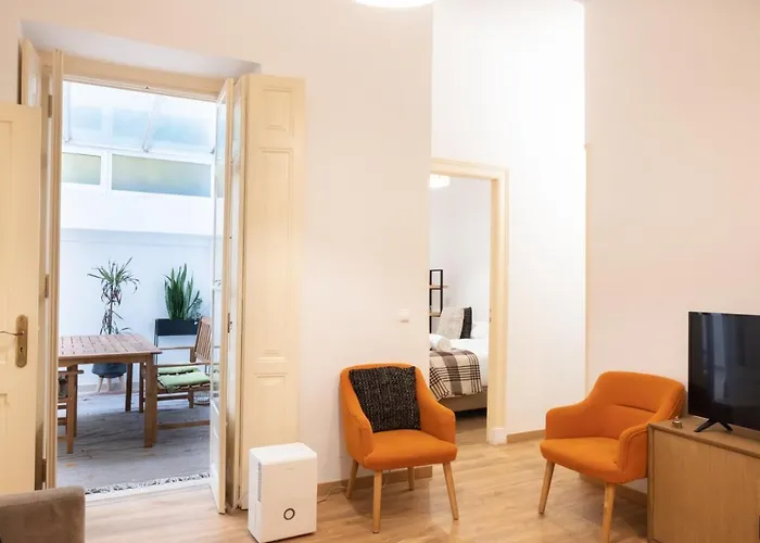 Central Apartment With Terrace By Lovelystay